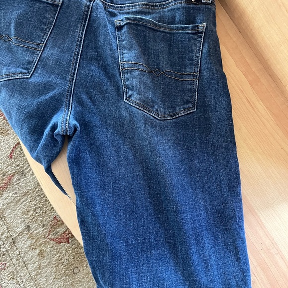 Lucky Brand Women's Mid Rise Bermuda Short size 4/27 - Picture 7 of 7